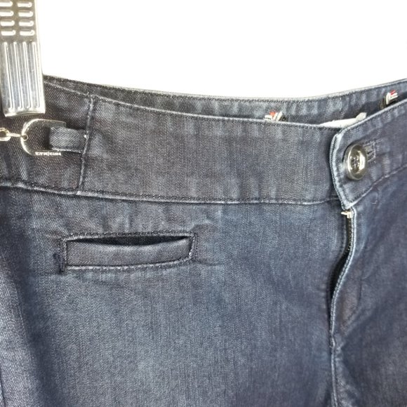 White House Black Market Noir Flare Leg Blue Jeans Size 6R - Picture 2 of 5
